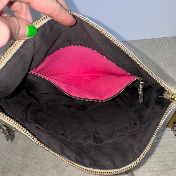 ELLIOT LUCCA GOLD METALLIC Leather Crossbody Clutch Bag - Picture 5 of 8